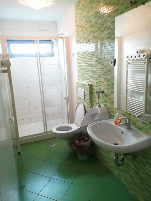 לובליאנה Simbol Rooms With Free Private Parking מראה חיצוני תמונה